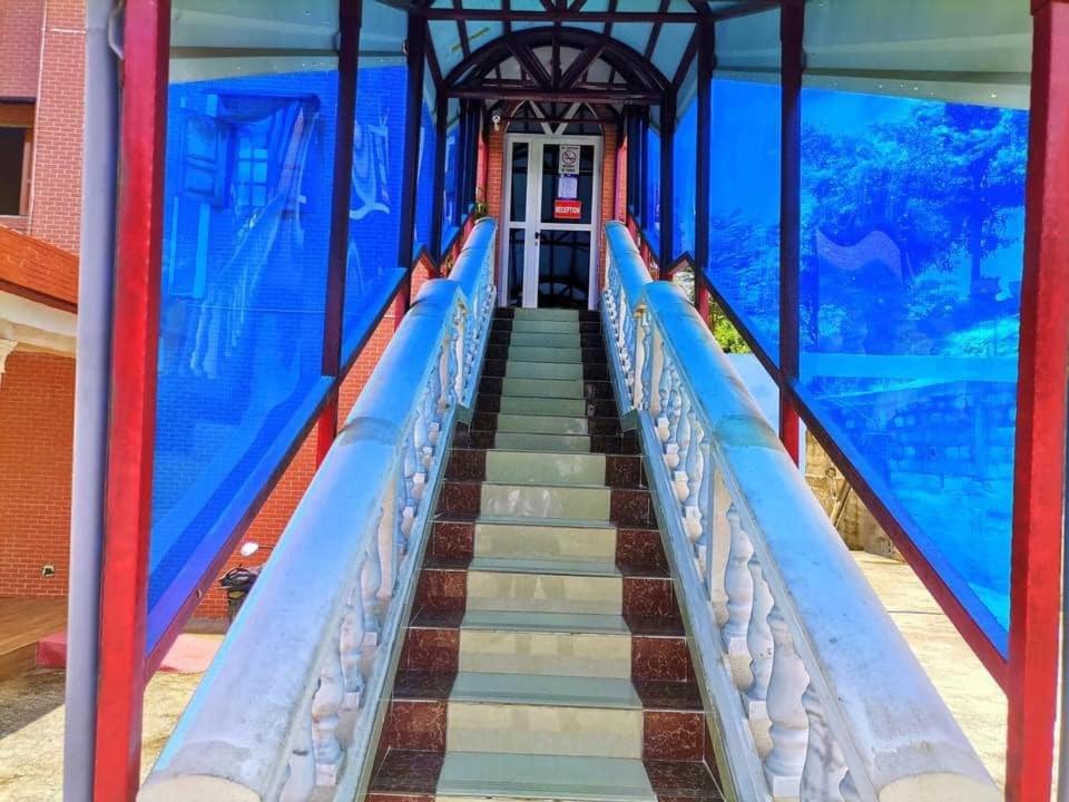 Mont Bleu Hotel Libreville Buitenkant foto