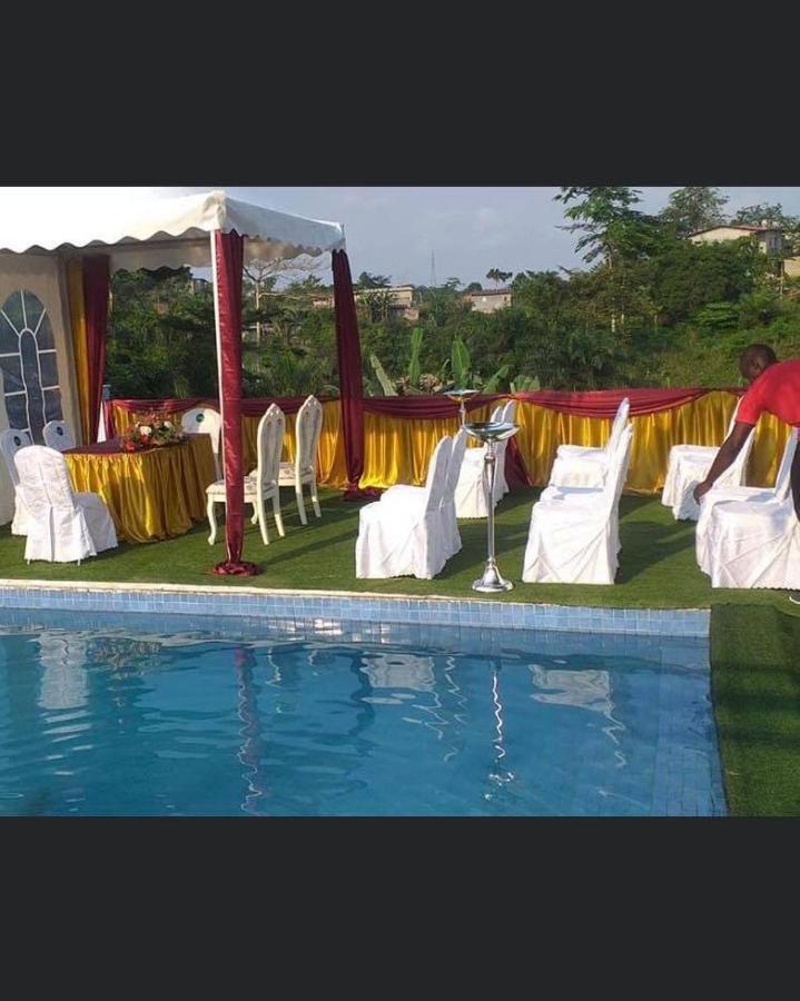 Mont Bleu Hotel Libreville Buitenkant foto